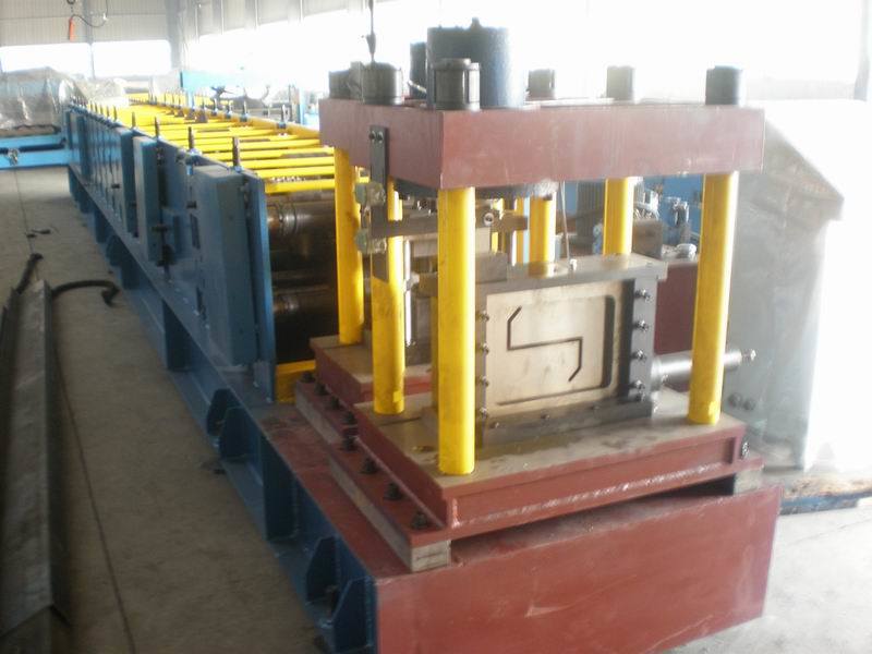 Z Purlin Roll Forming Machine (Z50-300)