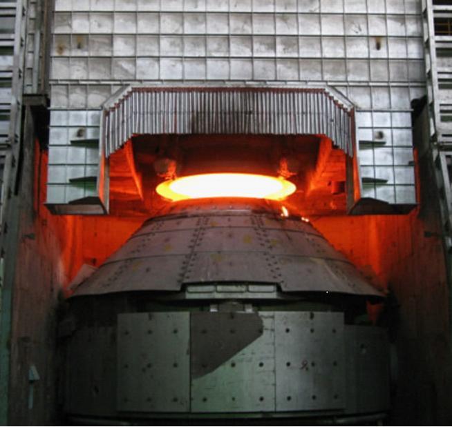 Argon Oxygen Decarburizing Furnace (AOD)