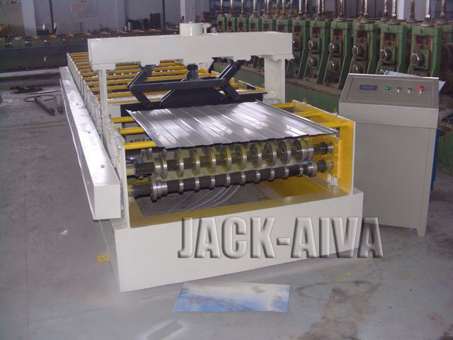 Corrugated Steel Panel Roll Forming Machine