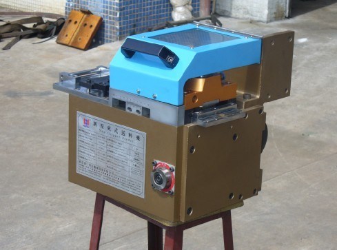 Gripper Feeder Machine (HJS)