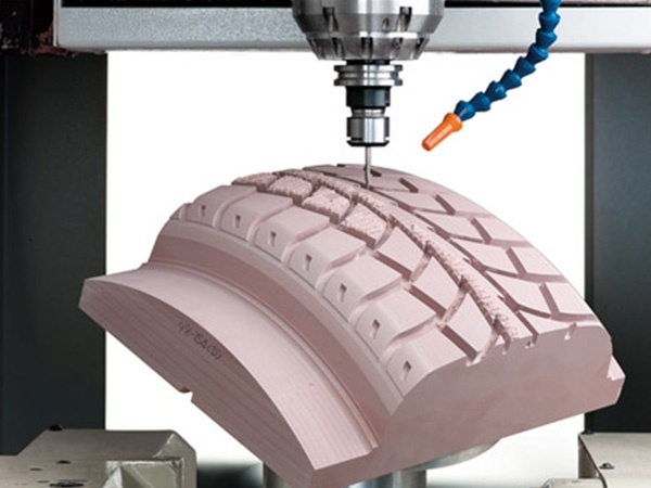 Segmented Tyre Mould